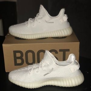 Yeezy Boost 350 V2 Triple white
